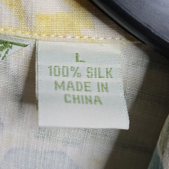 Vintage Tommy Bahama Floral Button-Up Blouse Size L - Picture 9 of 9